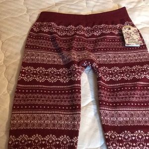 NWT Pink Republic maroon fleece lined leggings ❄️
